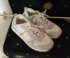 Next girls trainers Uk 4