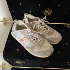 Next girls trainers Uk 4