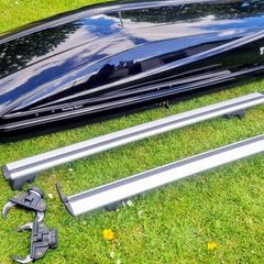 Thule Touring Sport roof box and Ford cross bars