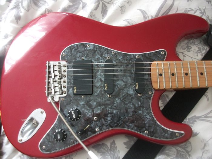Squier Korean Strat with Steve Lukather EMG pickups
