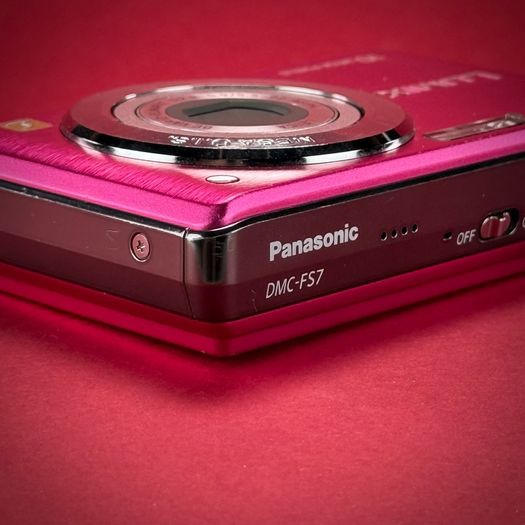 Panasonic Lumix DMC-FS7 point-and-shoot digital camera