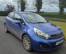 Blue Kia Rio hatchback 1.1 diesel