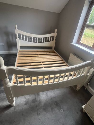 Bedroom suite