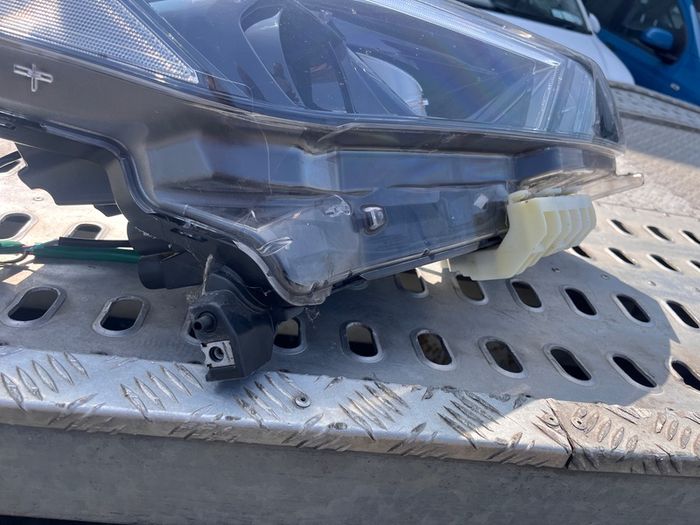 Nissan Leaf headlight