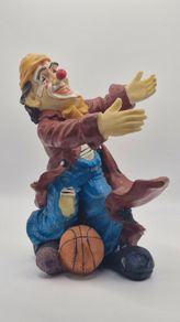 clown figure