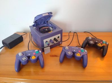 Nintendo Gamecube with Mario Kart: Double Dash!!