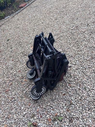 Free compact fold up Stroller