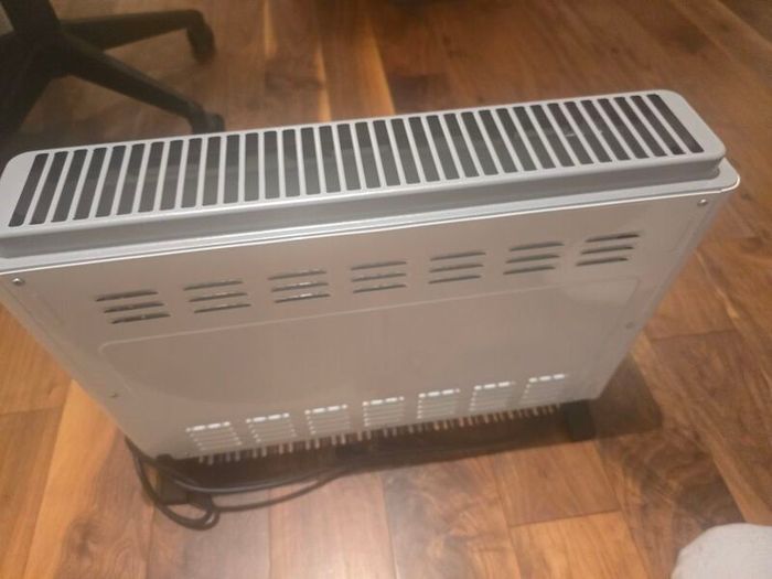 Essentials C20CHW21 Portable Convector Heater.