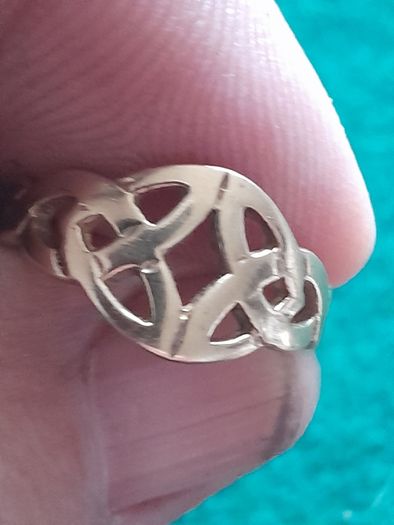 ladies 9ct gold ring