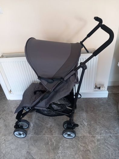 Cygnet baby's buggie with rain cover