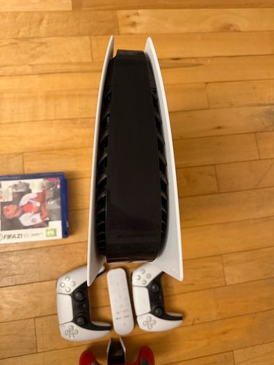 PS5 Disc Edition 4 Controllers Charging Stand FIFA Call of Duty