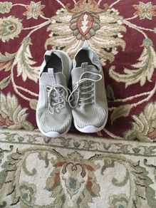 Runners size EU-40, UK-6.5 Free to take away ASAP, otherwise it goes to the bin.