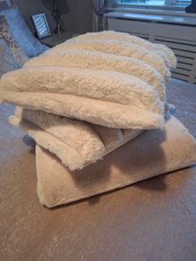 Throw and cushions