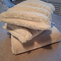 Throw and cushions