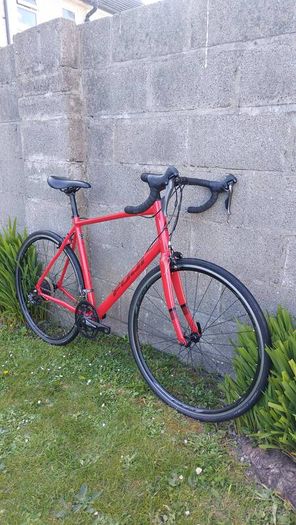 Fuji Sportif Road Bike - Size 58cm/XLarge - 16 speed Shimano Sora - Excellent condition - Cyclists Height 5ft 6" to 5ft 11"