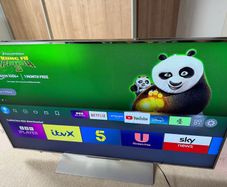 Philips 46 Inch Full HD LED TV Ambilight 3D 46PFL7007T With Remote and Box