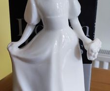 Royal Doulton HN3280 Bridesmaid Images Bone China Porcelain Figurine 961B