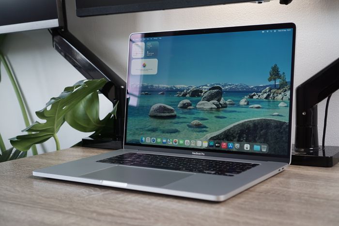 MacBook Pro 16" 2019 32GB | i7-9750H | 512GB | Radeon Pro 5300M 4GB