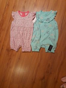 2x baby rompers