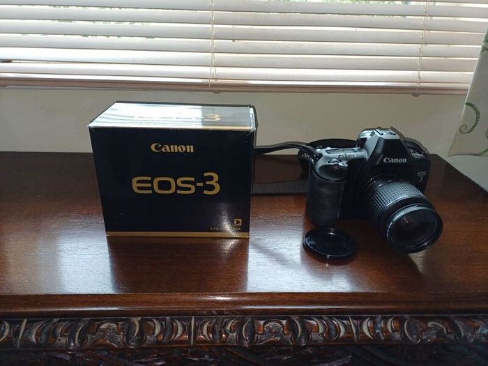 Canon EOS 3