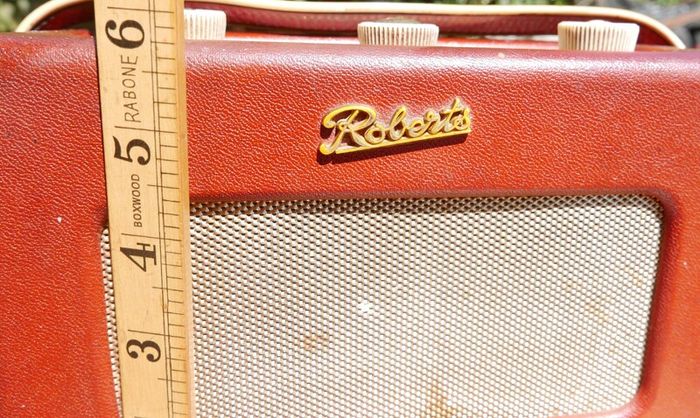 Roberts Original vintage Transistor Radio Model R 200