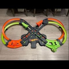 hotwheels race track