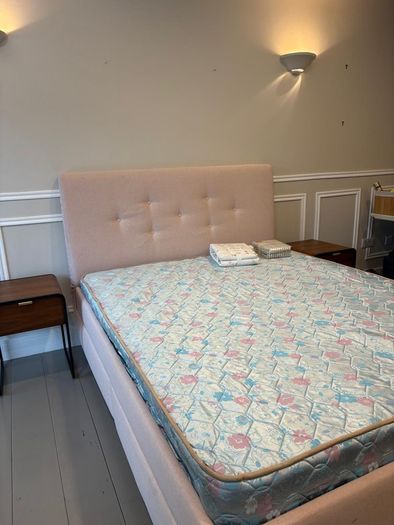 King Size Pink Bed