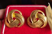 Vintage Gold Tone Earrings