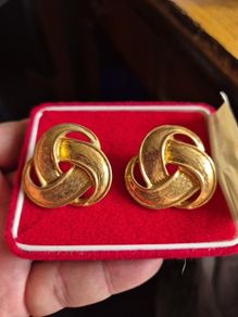 Vintage Gold Tone Earrings
