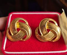 Vintage Gold Tone Earrings