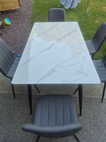 table and 6 chairs