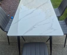 table and 6 chairs
