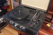AKAI record player