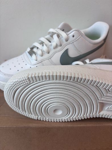 Nike Airforce 1 - Brand New!