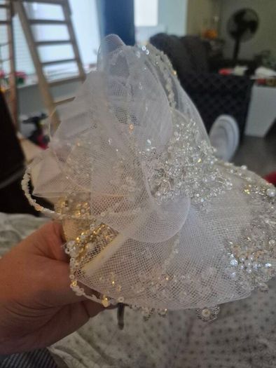 Fascinator wedding. Handmade by Fiona Rafter