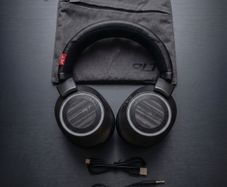Plantronics Voyager 8200 UC  Noise Cancelling Headset