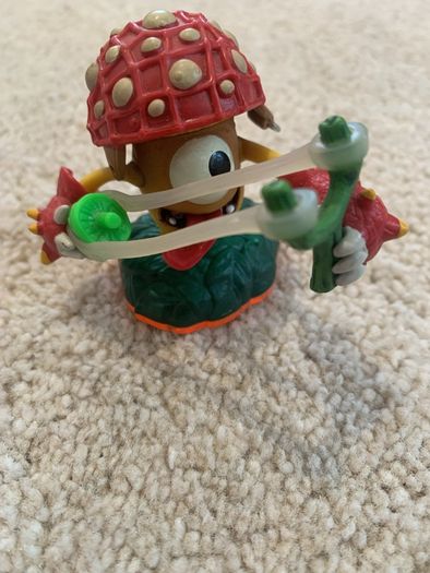 Skylanders 32 piece figures bundle