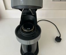 Nespresso Machine, stand and Carafe