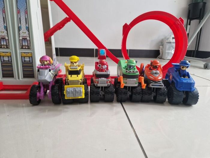paw patrol super loop HQ tower