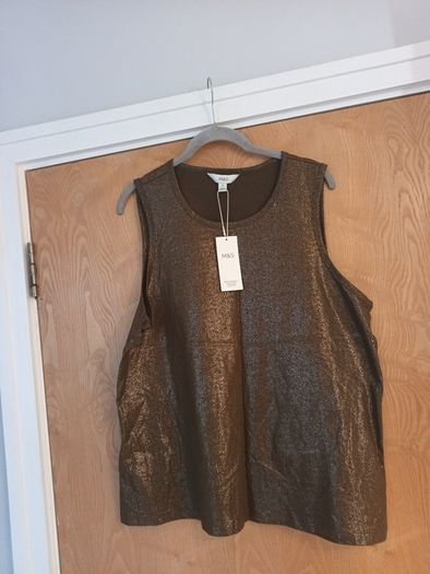 M&S Army Green Sleevless Top  S.16.     B.N.W.T