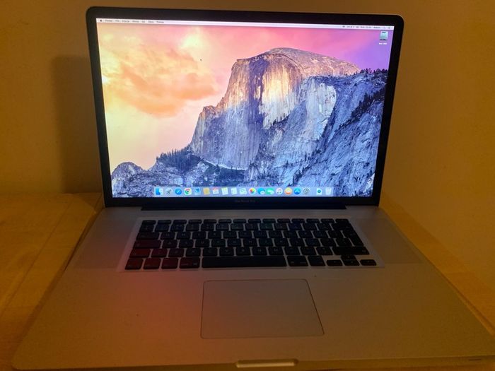 MacBook Pro ( 17-inch, late 2010-2011)