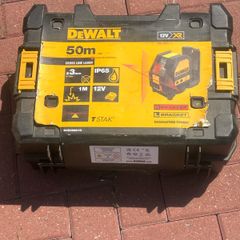 Dewalt DCE088D1R-GB 12V XR Cross Line Red Laser (1 X 2 Ah)