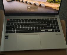 Asus Vivobook Oled