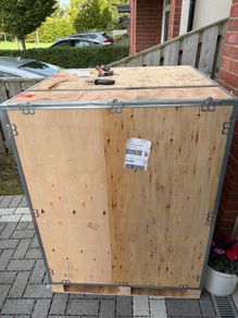 Timber crate pallet with galvanised protection for transport