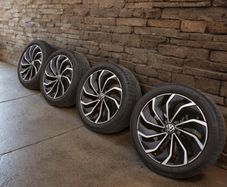 17" Genuine VW Ventura Alloys Good Tyres