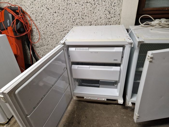 Fridge and freezer