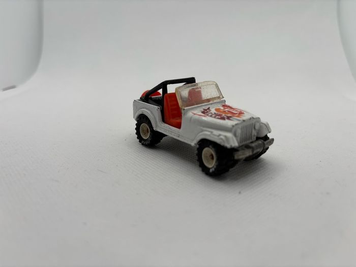 Vintage Hotwheels Jeep CJ-7 Real riders rubber wheels 1986