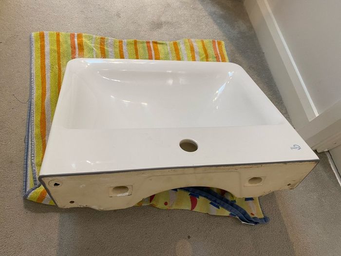 Bathroom sink