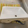Bathroom sink Image 3