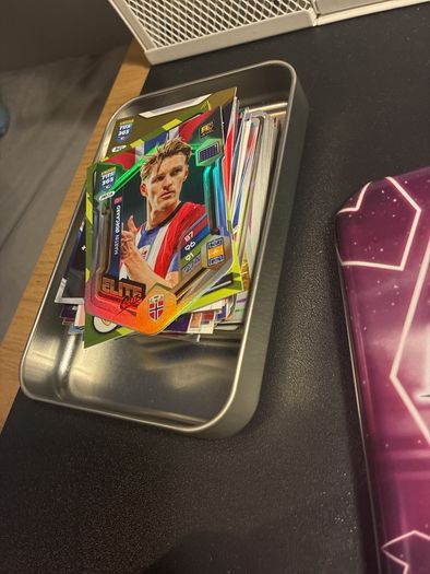 4 fairly full albums, 2 tins, and in general a great collection